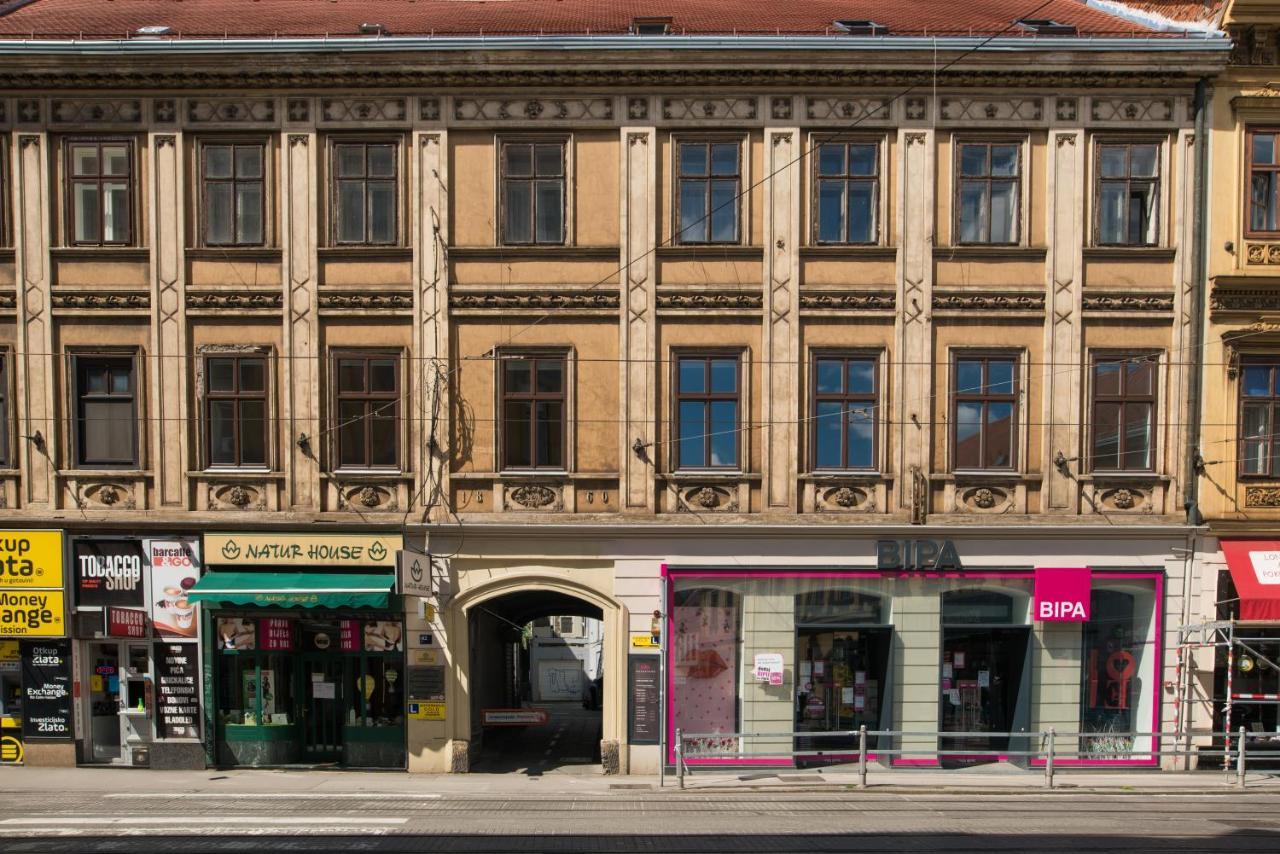 Smile&Love Republic Zagreb Center Buitenkant foto
